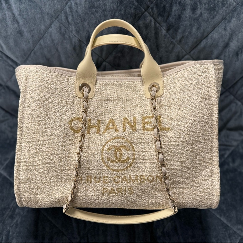 NWT Large Chanel Deauville